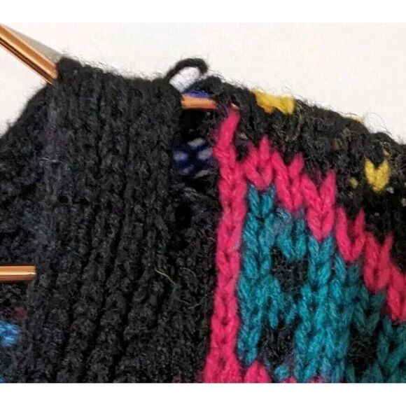 Vintage LL Bean Womens Medium 100% Pure Wool Geometric Aztec Cardigan Sweater - Picture 7 of 10